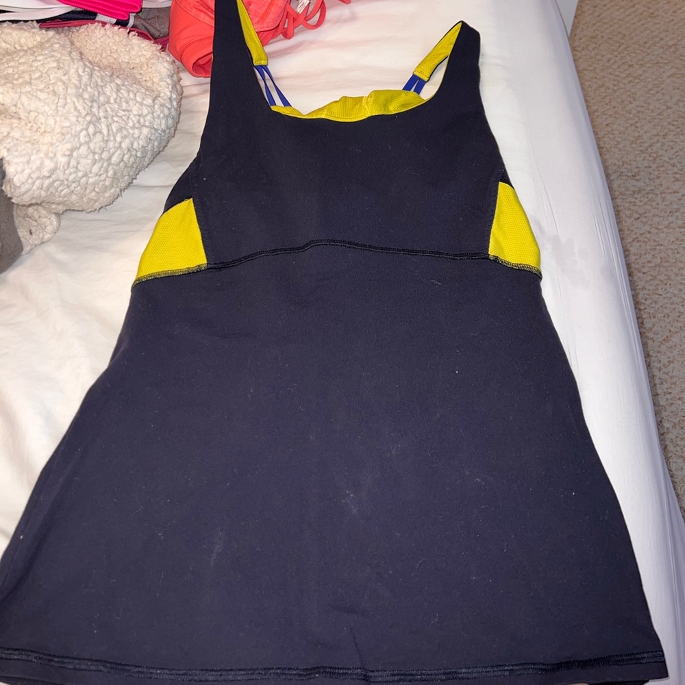 Athleta size medium tank with built in sports bra
